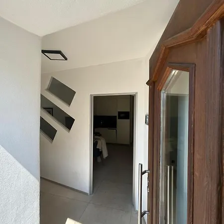 Apartman Rustic Alpine Garden Escape *